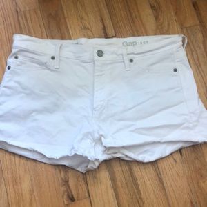 White gap shorts